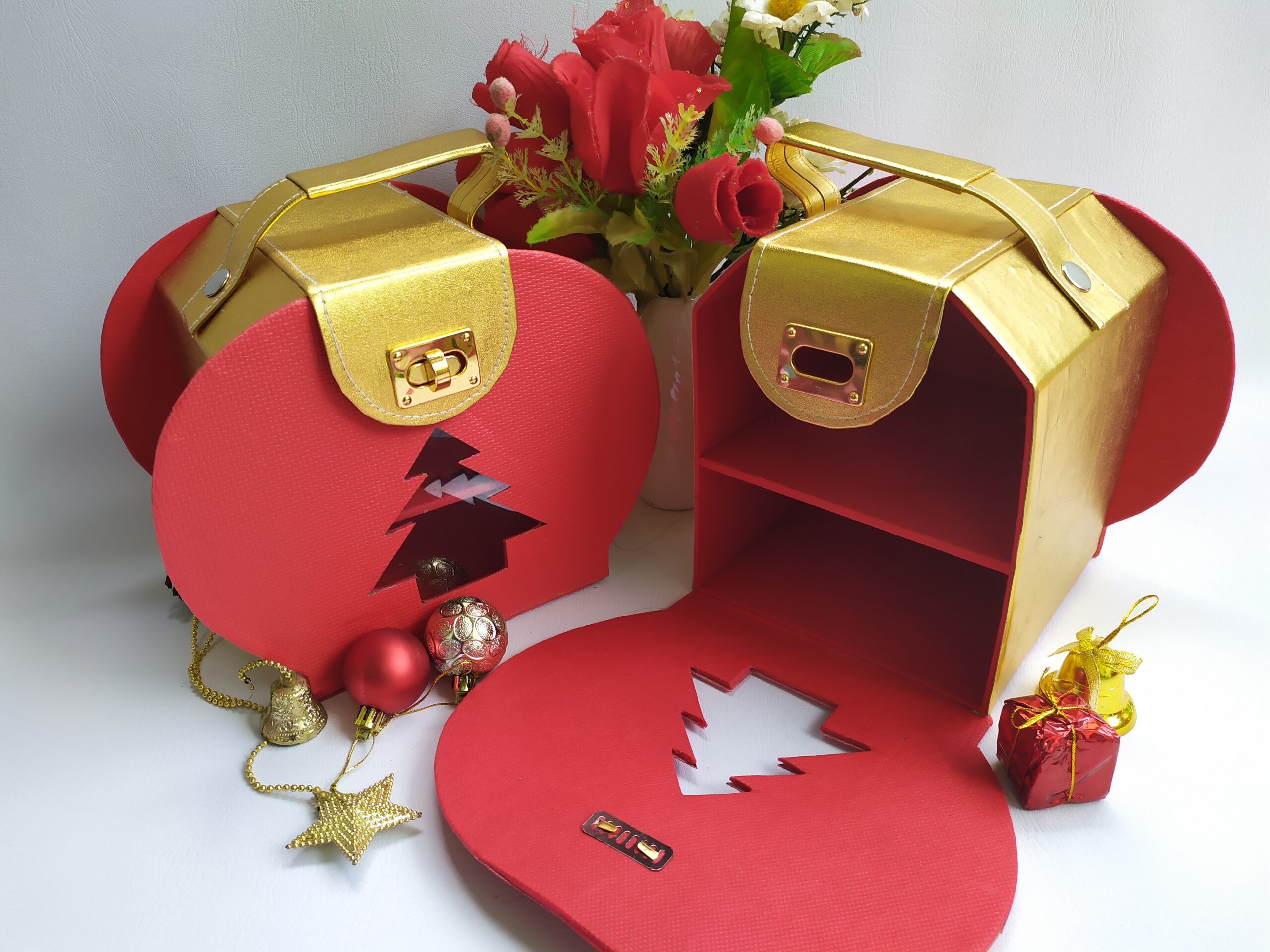 box hampers natal unik model cemara